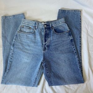 Pacsun dual denim boyfriend jeans. No zipper , buttons. Never worn.